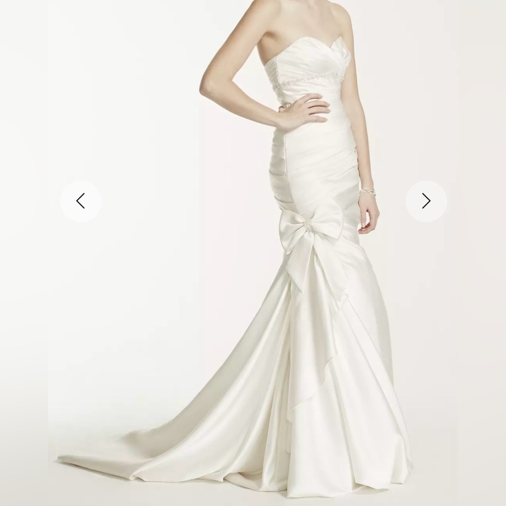 DAVID'S BRIDAL-Satin Mermaid Wedding Dress w/train, STYLE# V3204, Size 10, USED
